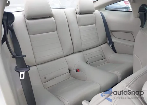 2011 Ford Mustang V6 Premium z USA, uszkodzony, nr VIN 1ZVBP8AM5B5149723